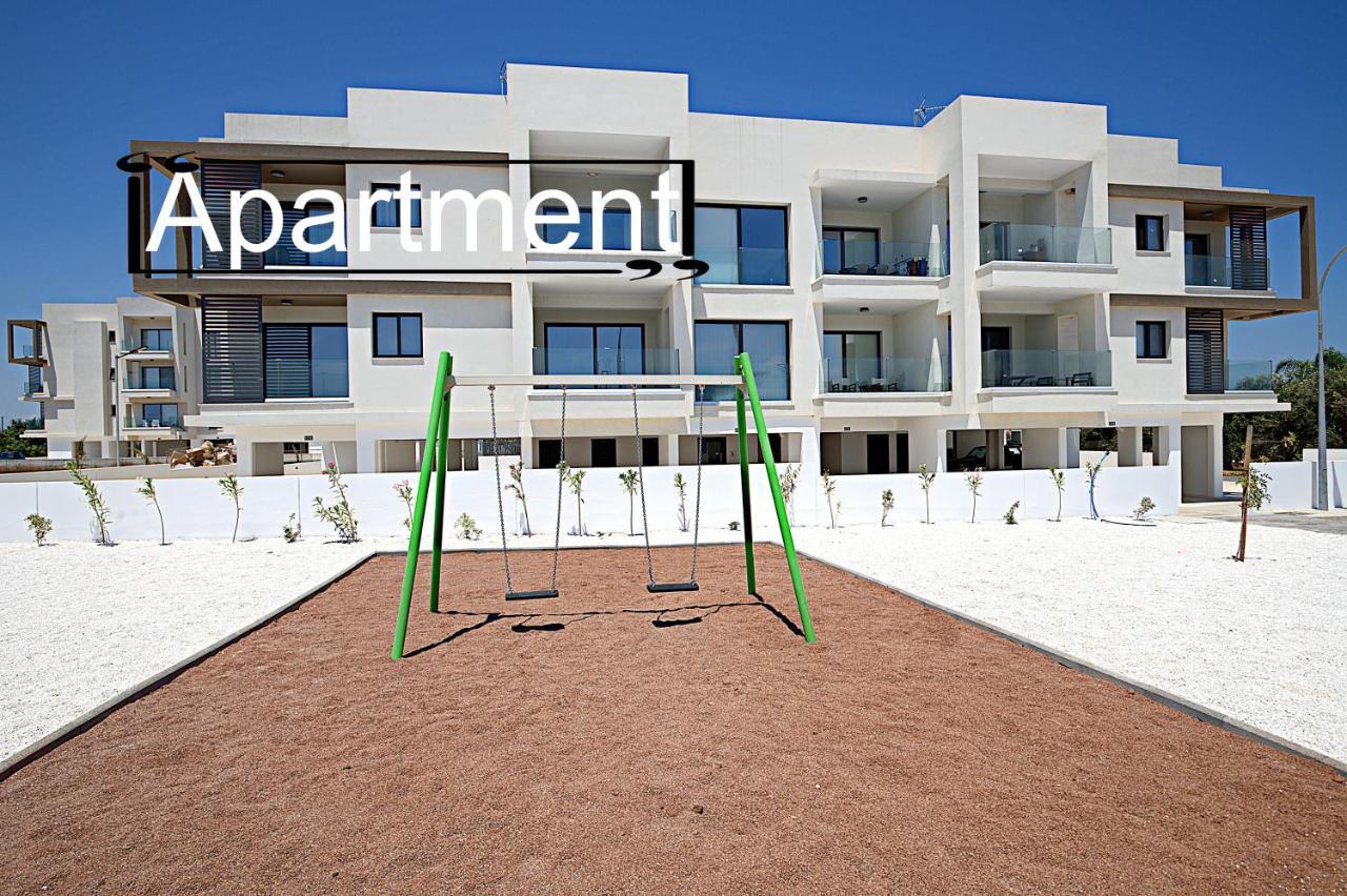 Golden Tree Apartment Paralimni Dış mekan fotoğraf