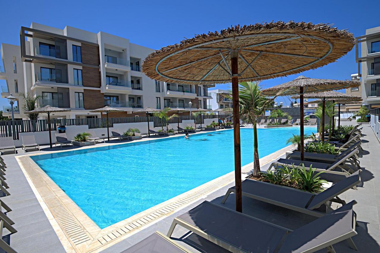 Golden Tree Apartment Paralimni Dış mekan fotoğraf