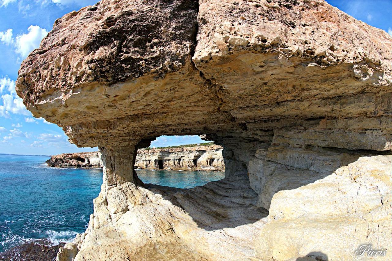 Golden Tree Apartment Paralimni Dış mekan fotoğraf