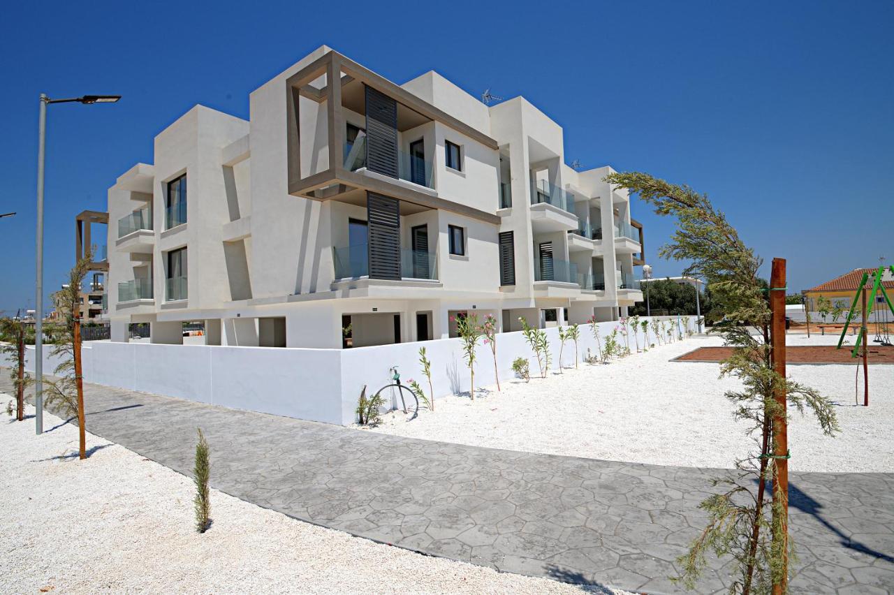 Golden Tree Apartment Paralimni Dış mekan fotoğraf