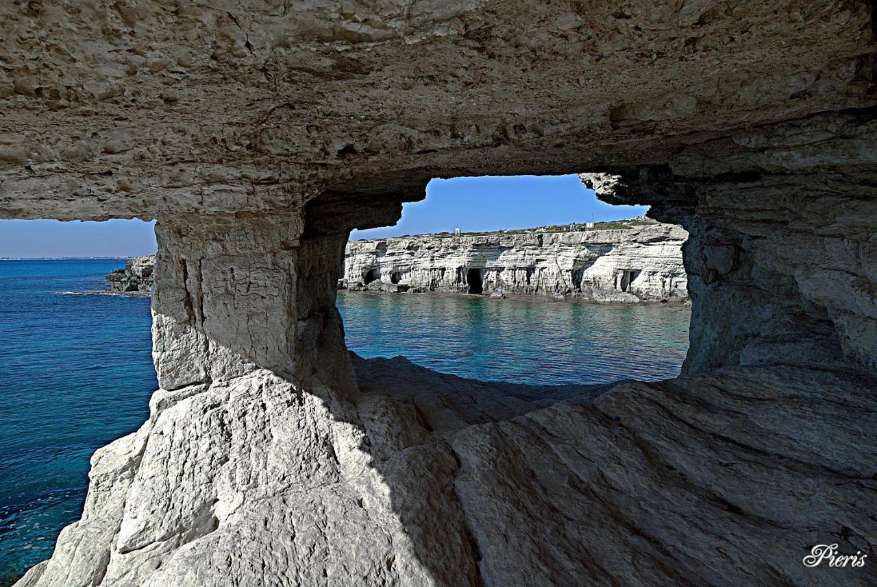 Golden Tree Apartment Paralimni Dış mekan fotoğraf