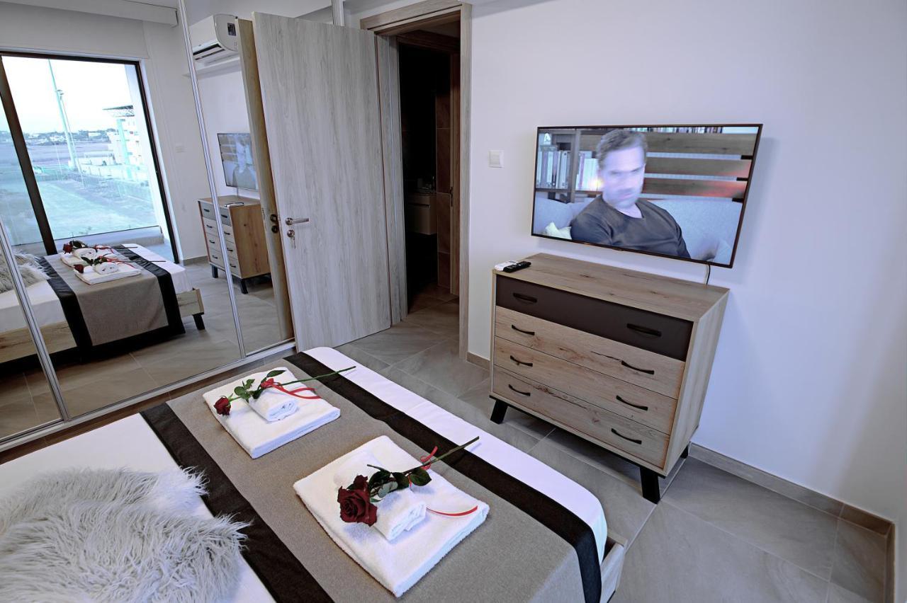 Golden Tree Apartment Paralimni Dış mekan fotoğraf