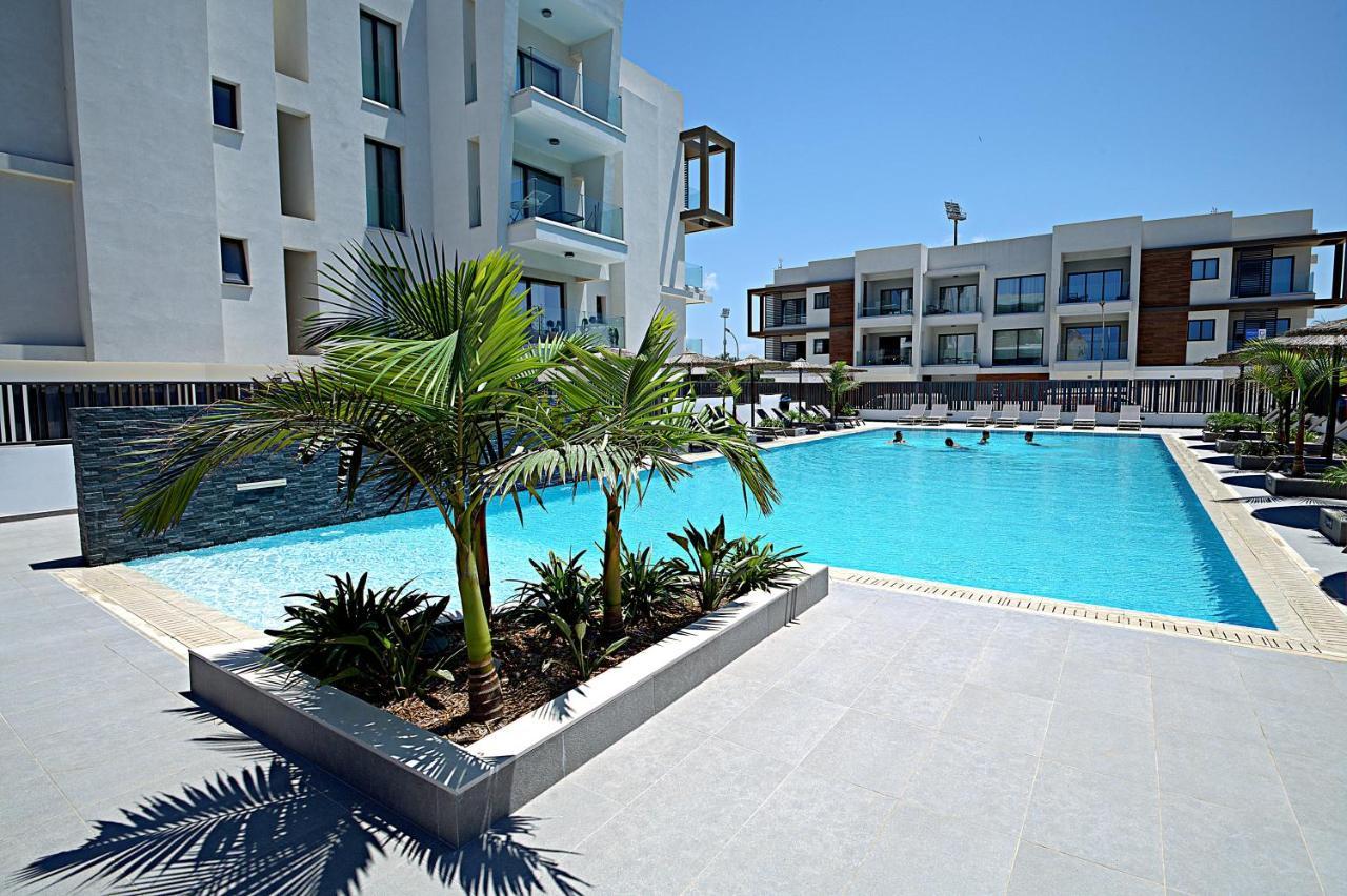 Golden Tree Apartment Paralimni Dış mekan fotoğraf