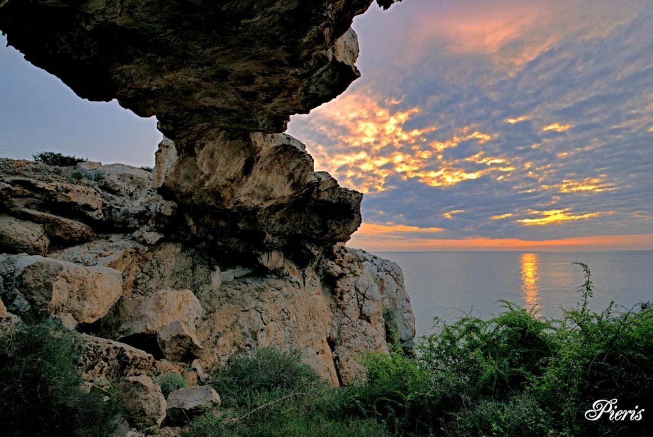 Golden Tree Apartment Paralimni Dış mekan fotoğraf